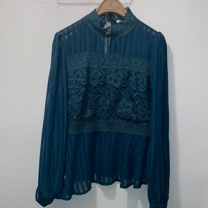 NWOT lace peplum top